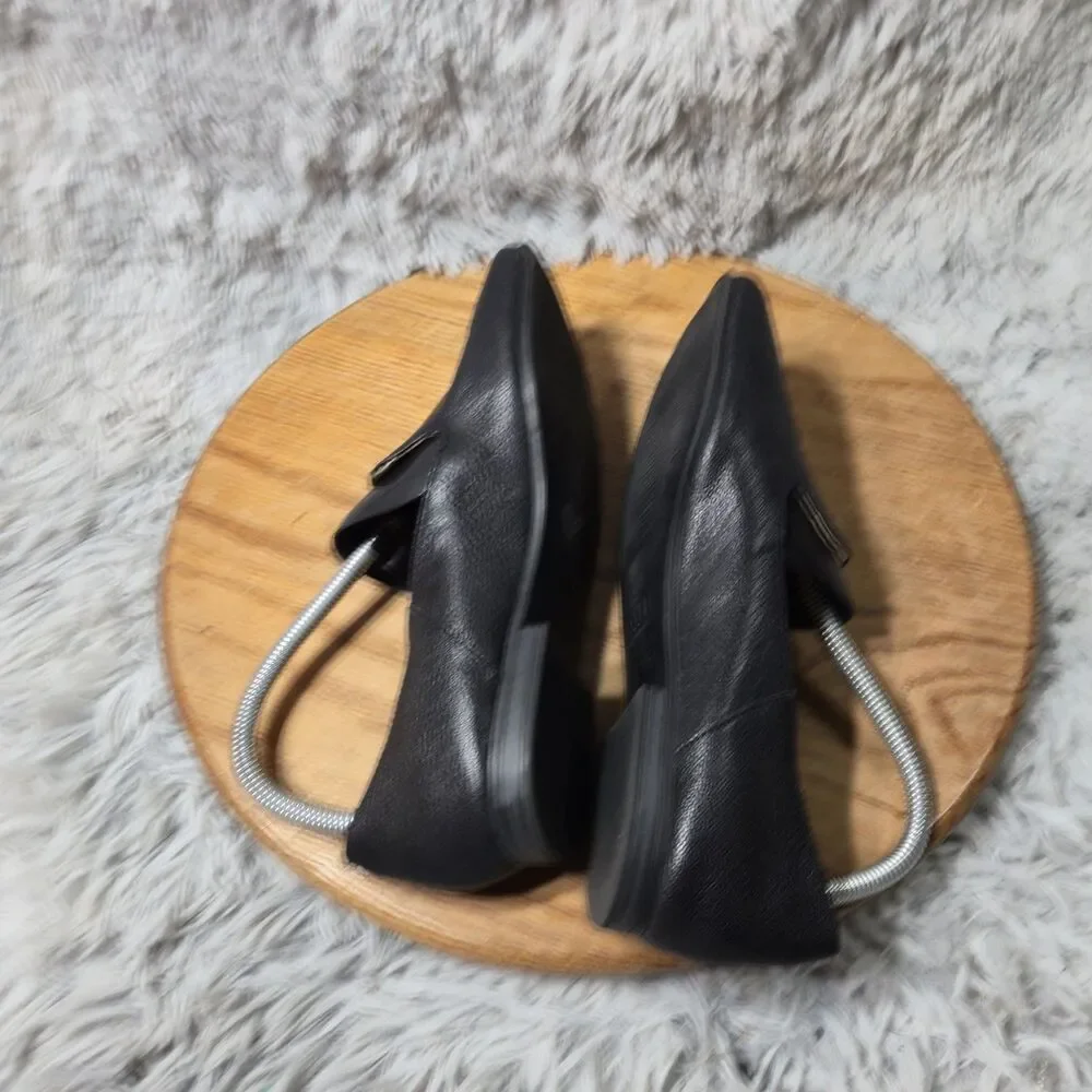 Naturalizer Emiline Black Tumbled Leather Slip On Comfort Loafers Women Size 8.5